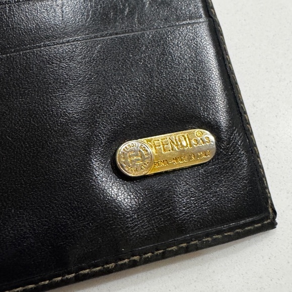 FENDI Vintage Wallet - Picture 10 of 12
